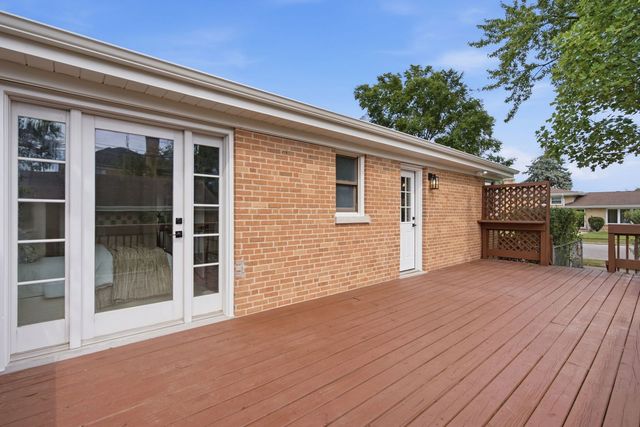 4333 W MAIN Street, Skokie, IL 60076