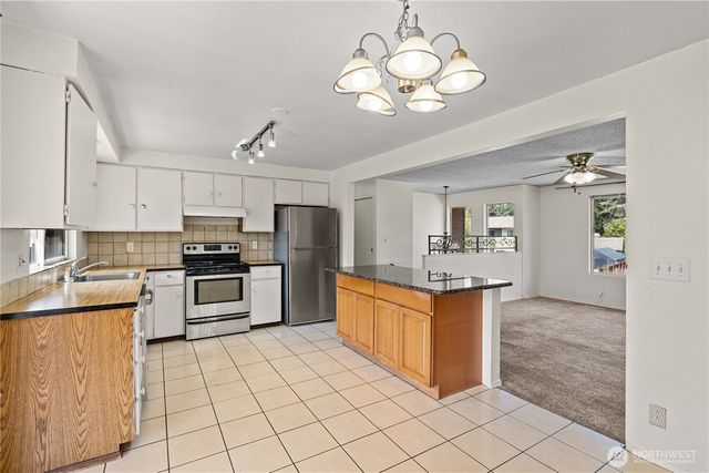 14511 SE 254th Street, Kent, WA 98042