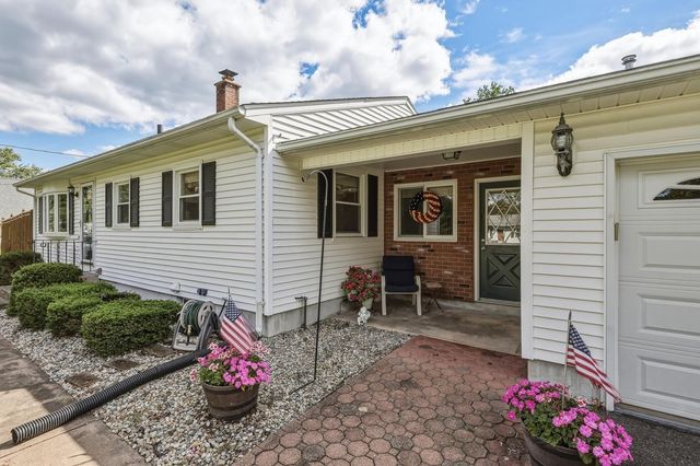 15 Somerset St, East Longmeadow, MA 01028