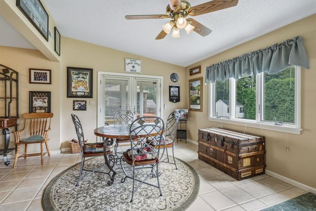 15 Somerset St, East Longmeadow, MA 01028