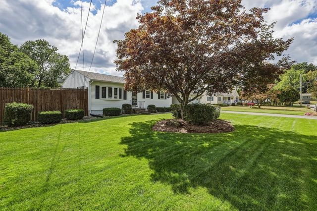 15 Somerset St, East Longmeadow, MA 01028