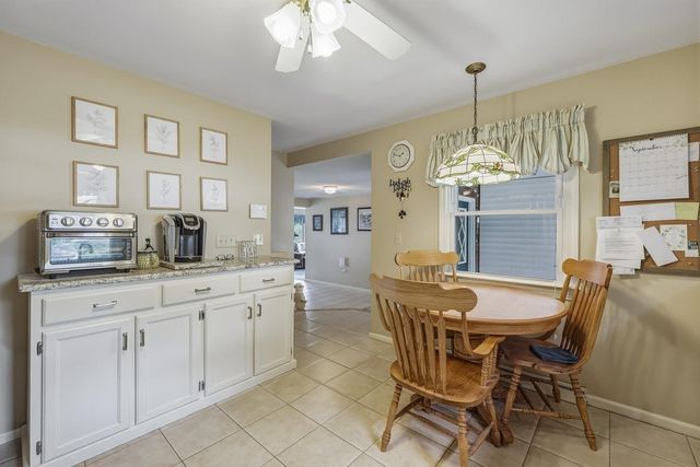 15 Somerset St, East Longmeadow, MA 01028