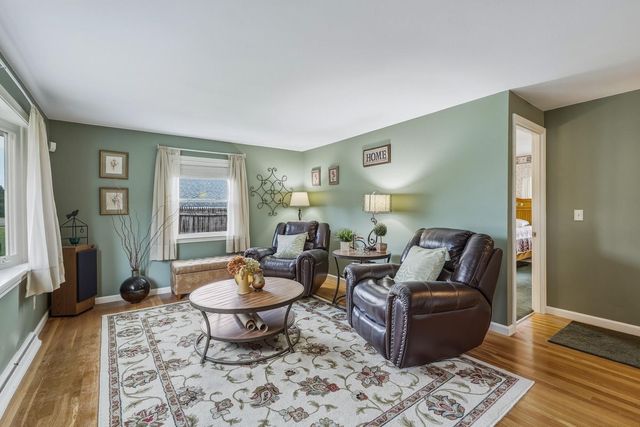 15 Somerset St, East Longmeadow, MA 01028