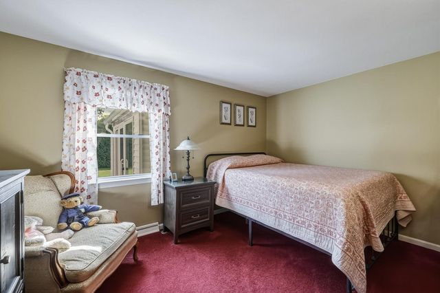 15 Somerset St, East Longmeadow, MA 01028