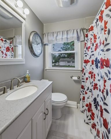 15 Somerset St, East Longmeadow, MA 01028