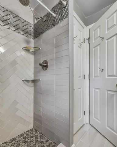 15 Somerset St, East Longmeadow, MA 01028