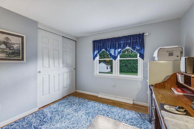 15 Somerset St, East Longmeadow, MA 01028