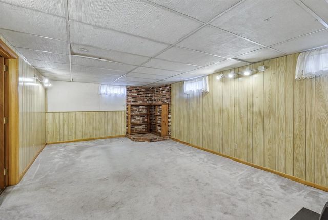 15 Somerset St, East Longmeadow, MA 01028