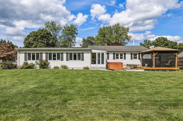 15 Somerset St, East Longmeadow, MA 01028