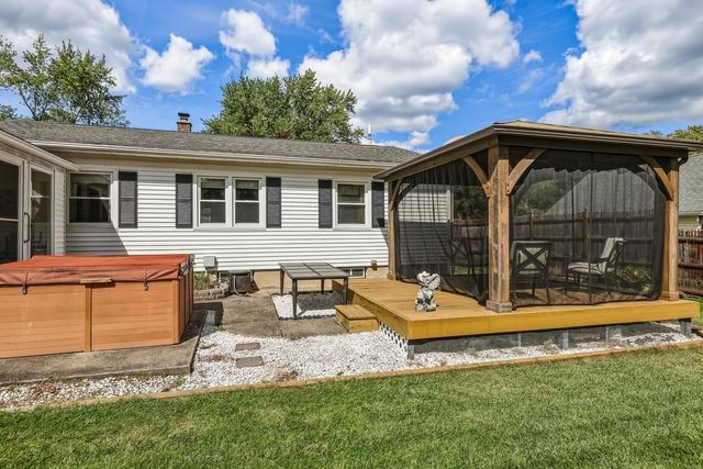 15 Somerset St, East Longmeadow, MA 01028