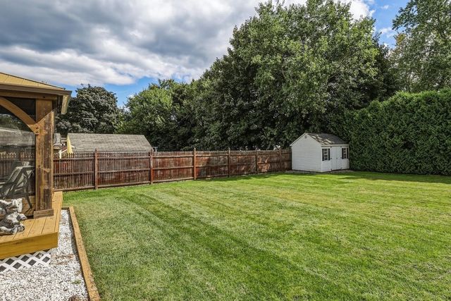 15 Somerset St, East Longmeadow, MA 01028