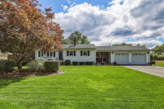 15 Somerset St, East Longmeadow, MA 01028