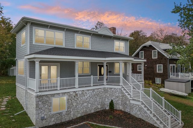 5 Cottage St, Nahant, MA 01908