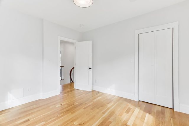 5 Cottage St, Nahant, MA 01908