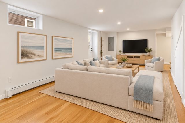 5 Cottage St, Nahant, MA 01908