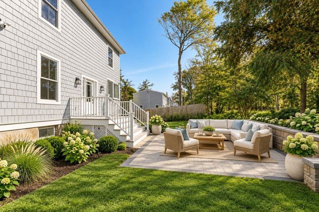 5 Cottage St, Nahant, MA 01908