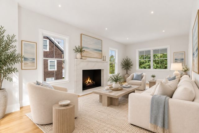 5 Cottage St, Nahant, MA 01908