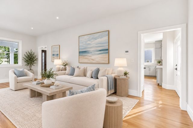 5 Cottage St, Nahant, MA 01908