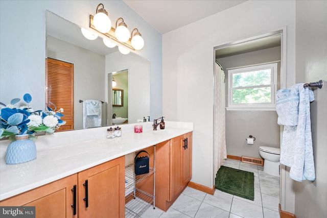 39 CORNWALL DRIVE, Newark, DE 19711