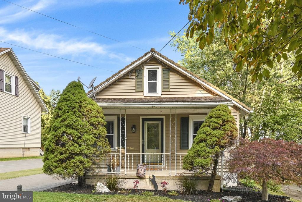 261 W POPLAR ST, Fleetwood, PA 19522
