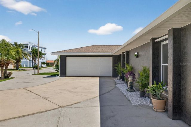 4038 RUDDER WAY, New Port Richey, FL 34652