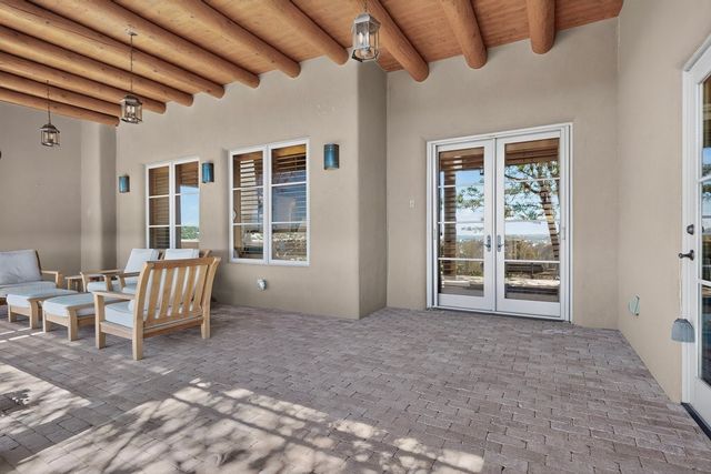111 Avenida Frijoles, Santa Fe, NM 87507