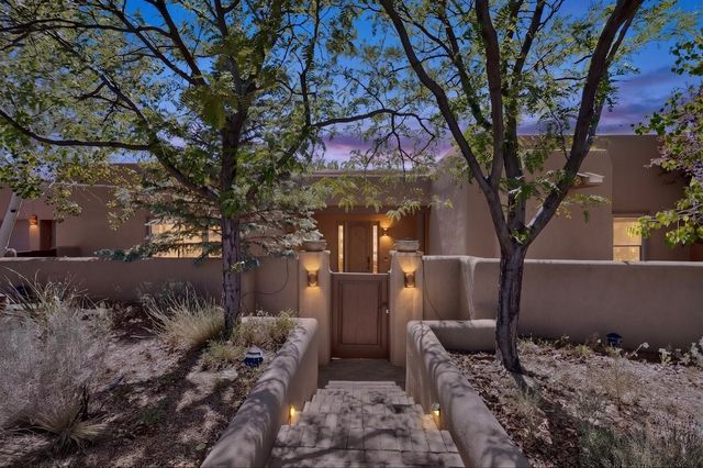 111 Avenida Frijoles, Santa Fe, NM 87507