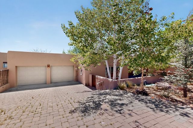 111 Avenida Frijoles, Santa Fe, NM 87507
