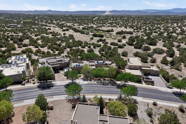 111 Avenida Frijoles, Santa Fe, NM 87507