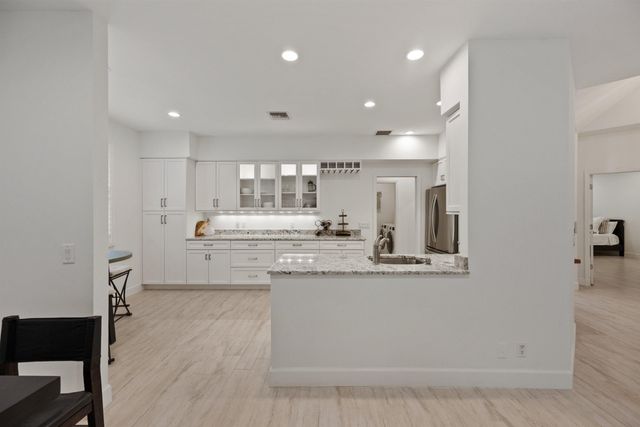 106 Toteka Circle, Jupiter, FL 33458