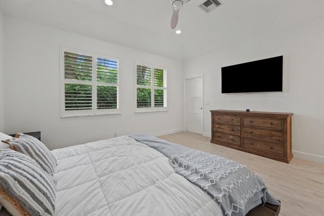 106 Toteka Circle, Jupiter, FL 33458