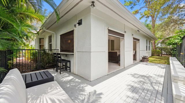 106 Toteka Circle, Jupiter, FL 33458