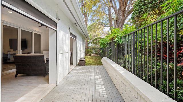 106 Toteka Circle, Jupiter, FL 33458