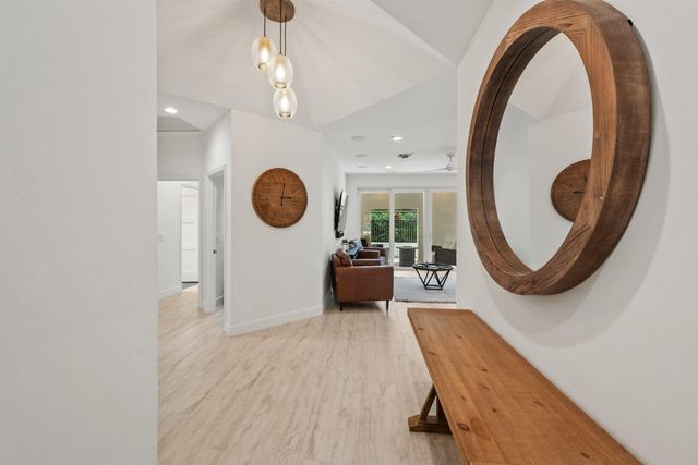 106 Toteka Circle, Jupiter, FL 33458