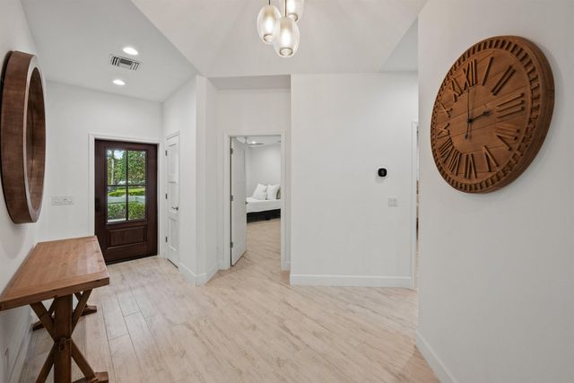 106 Toteka Circle, Jupiter, FL 33458