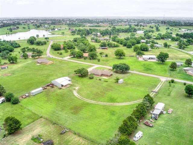5740 Willow Brook Lane, Norman, OK 73069