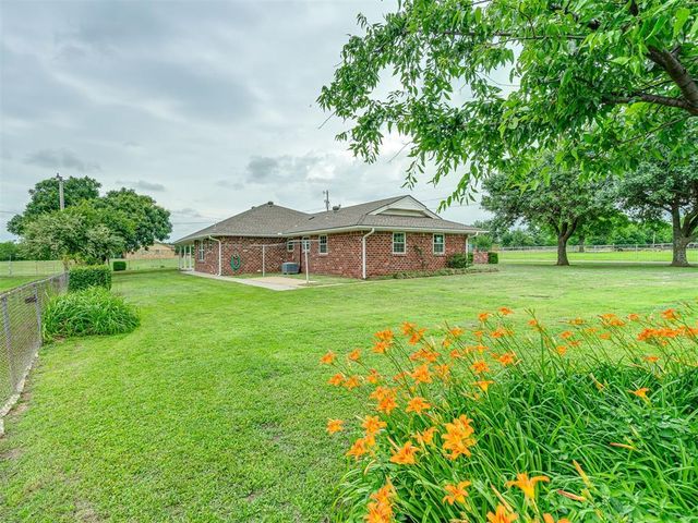 5740 Willow Brook Lane, Norman, OK 73069