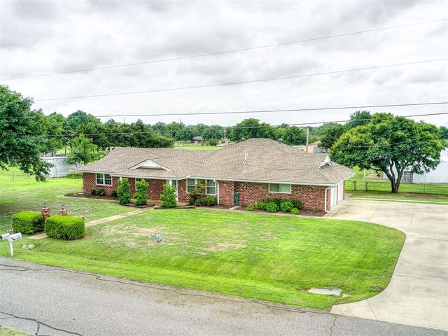5740 Willow Brook Lane, Norman, OK 73069