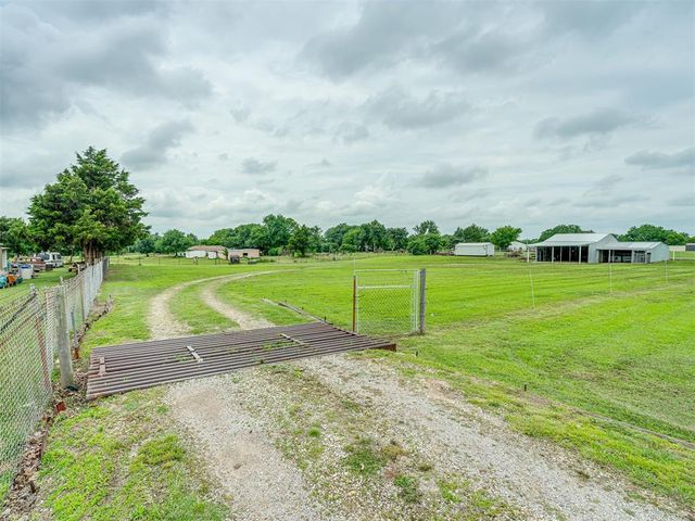 5740 Willow Brook Lane, Norman, OK 73069