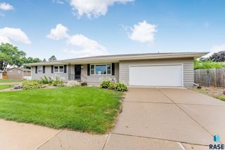 2604 W 39th St, Sioux Falls, SD 57105