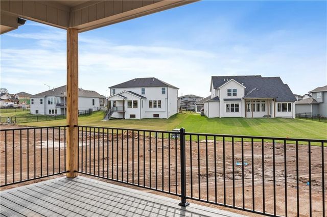 18460 Pawnee Lane, Overland Park, KS 66085