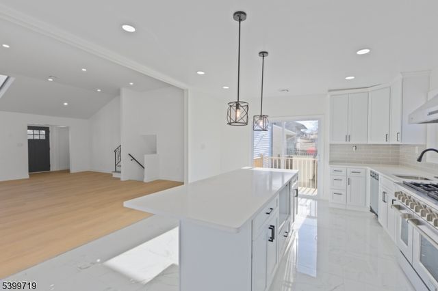 537 Ford Ave, Woodbridge Twp., NJ 08863