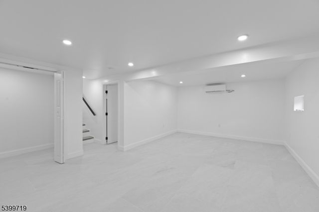 537 Ford Ave, Woodbridge Twp., NJ 08863