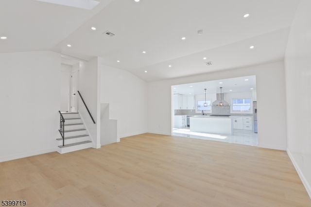 537 Ford Ave, Woodbridge Twp., NJ 08863