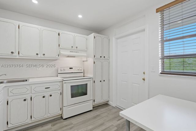5335 NW 10th Ct 206, Plantation, FL 33313