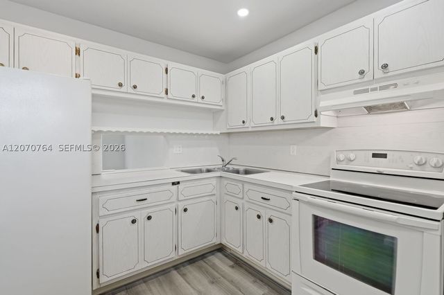 5335 NW 10th Ct 206, Plantation, FL 33313