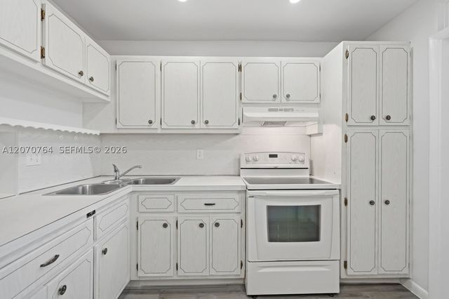 5335 NW 10th Ct 206, Plantation, FL 33313