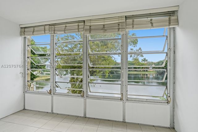 5335 NW 10th Ct 206, Plantation, FL 33313