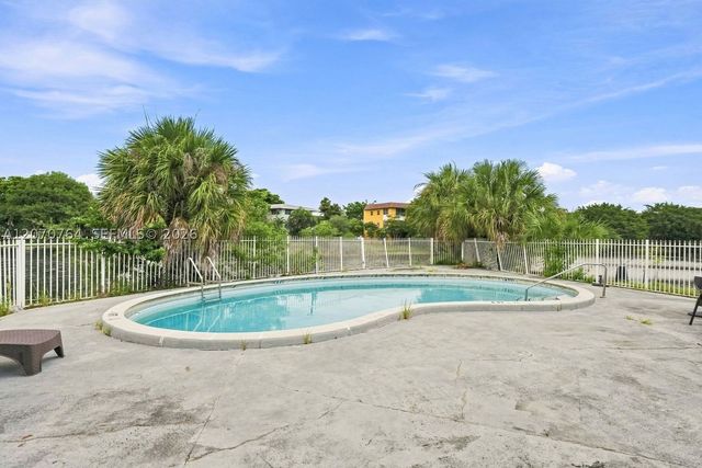 5335 NW 10th Ct 206, Plantation, FL 33313