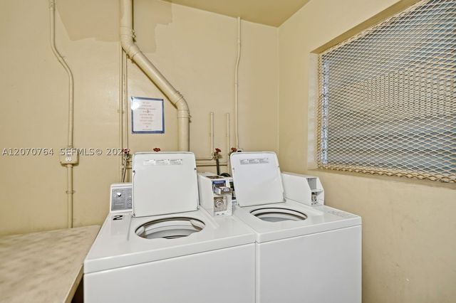 5335 NW 10th Ct 206, Plantation, FL 33313